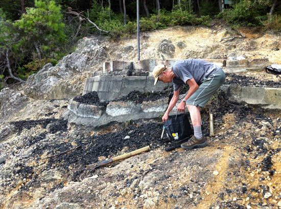 Collecting Daimonji Charcoal on Mt. Funayama (2010)