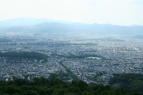 Hiking in Kyoto: Daimonji Yama (Mt. Daimonji) Hiking in Kyoto: Daimonji Yama (Mt. Daimonji)