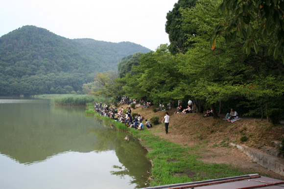 Kyoto Daimonji Viewing Party at Hirosawa Pond Villa 嵐山広沢池 五山送り火鳥居形