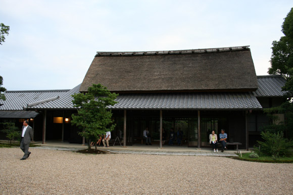 Kyoto Daimonji Viewing Party at Hirosawa Pond Villa 嵐山広沢池 五山送り火鳥居形