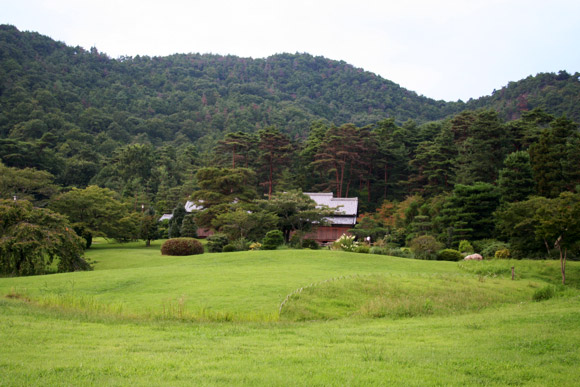 Kyoto Daimonji Viewing Party at Hirosawa Pond Villa 嵐山広沢池 五山送り火鳥居形