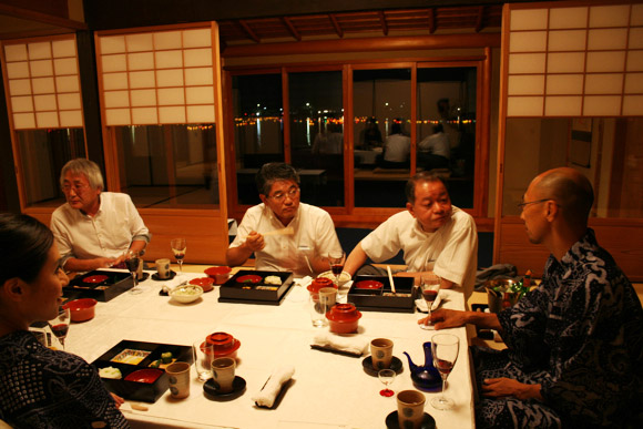 Kyoto Daimonji Viewing Party at Hirosawa Pond Villa 嵐山広沢池 五山送り火鳥居形