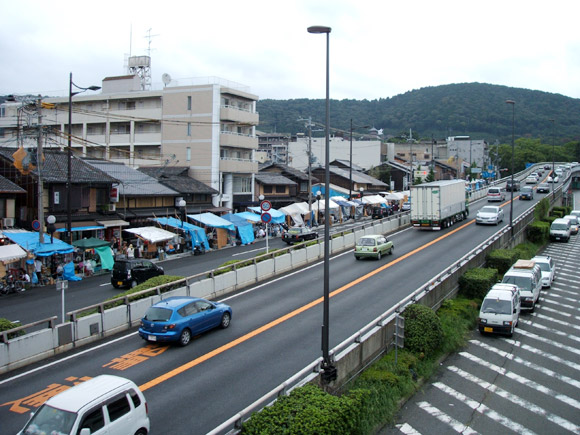 Kyoto's Gojo-Zaka Kiyomizu-yaki Pottery Festival 京都 清水焼き 五条坂 陶器まつり Kyoto's Gojo-Zaka Kiyomizu-yaki Pottery Festival 京都 清水焼き 五条坂 陶器まつり