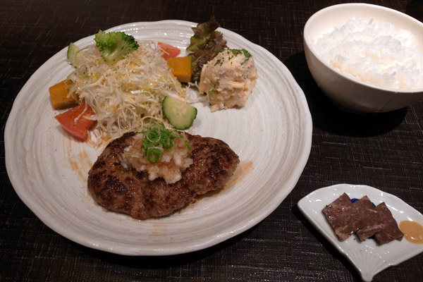 Japanese Beef in Kyoto: Tongue Burger at Hachibei