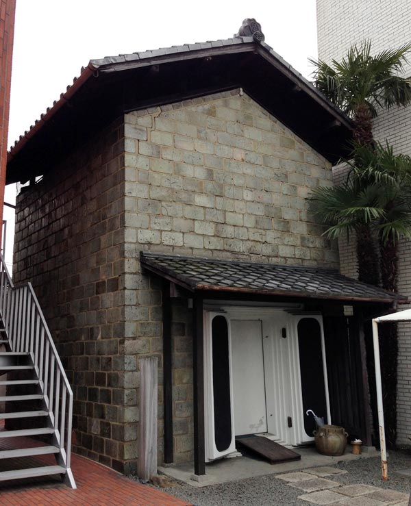 Kyoto Architecture: Kiyomizu Yaki Glazed Ceramic Block Kura Storehouse
